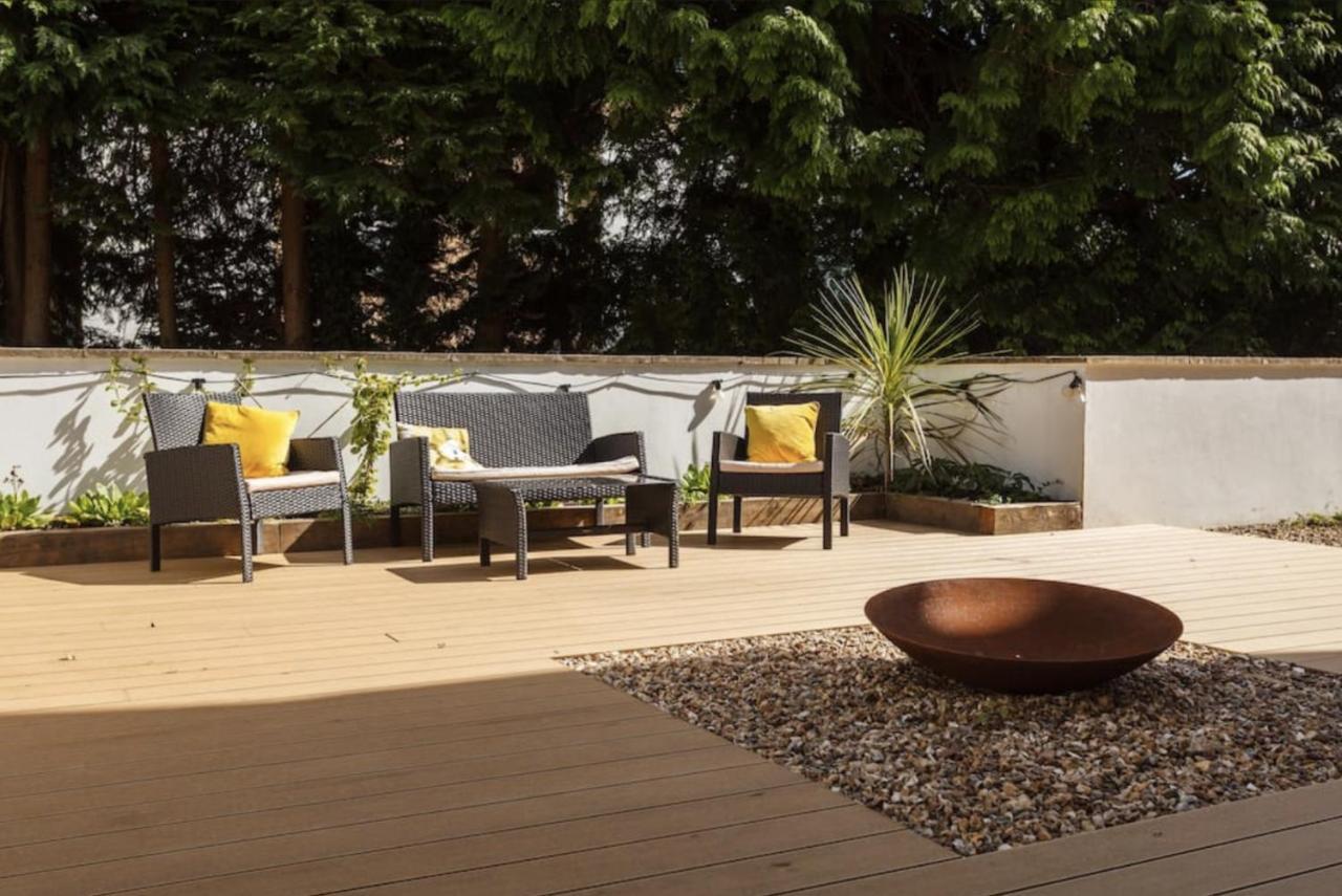 Modern Apt Near Gardens With Large Decking Area - Vivre Retreats Μπόρνμουθ Εξωτερικό φωτογραφία