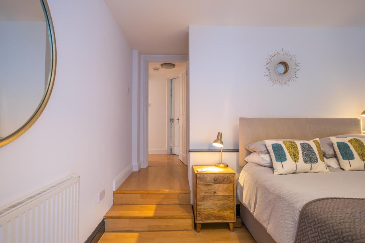 Modern Apt Near Gardens With Large Decking Area - Vivre Retreats Μπόρνμουθ Εξωτερικό φωτογραφία