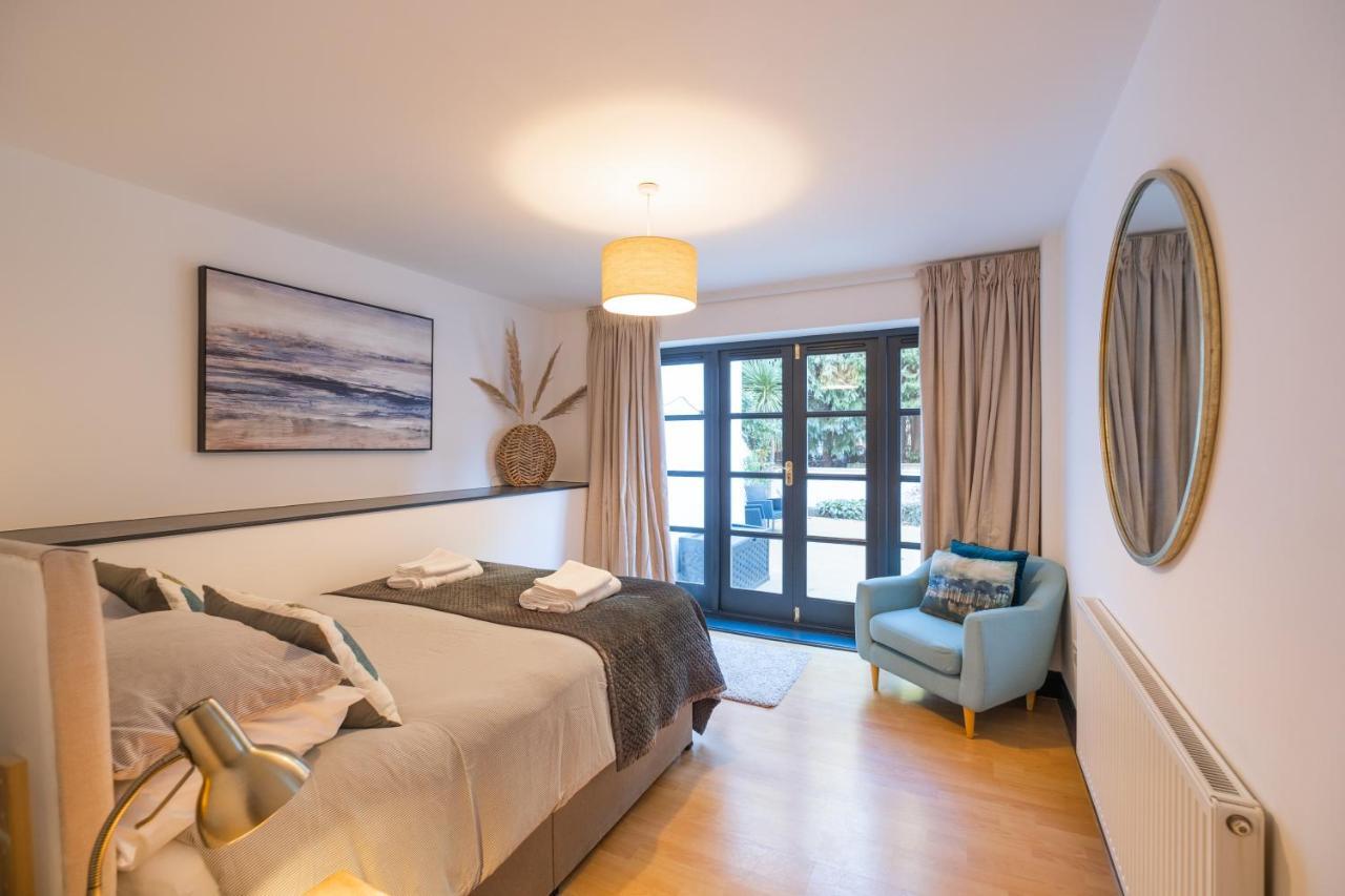 Modern Apt Near Gardens With Large Decking Area - Vivre Retreats Μπόρνμουθ Εξωτερικό φωτογραφία