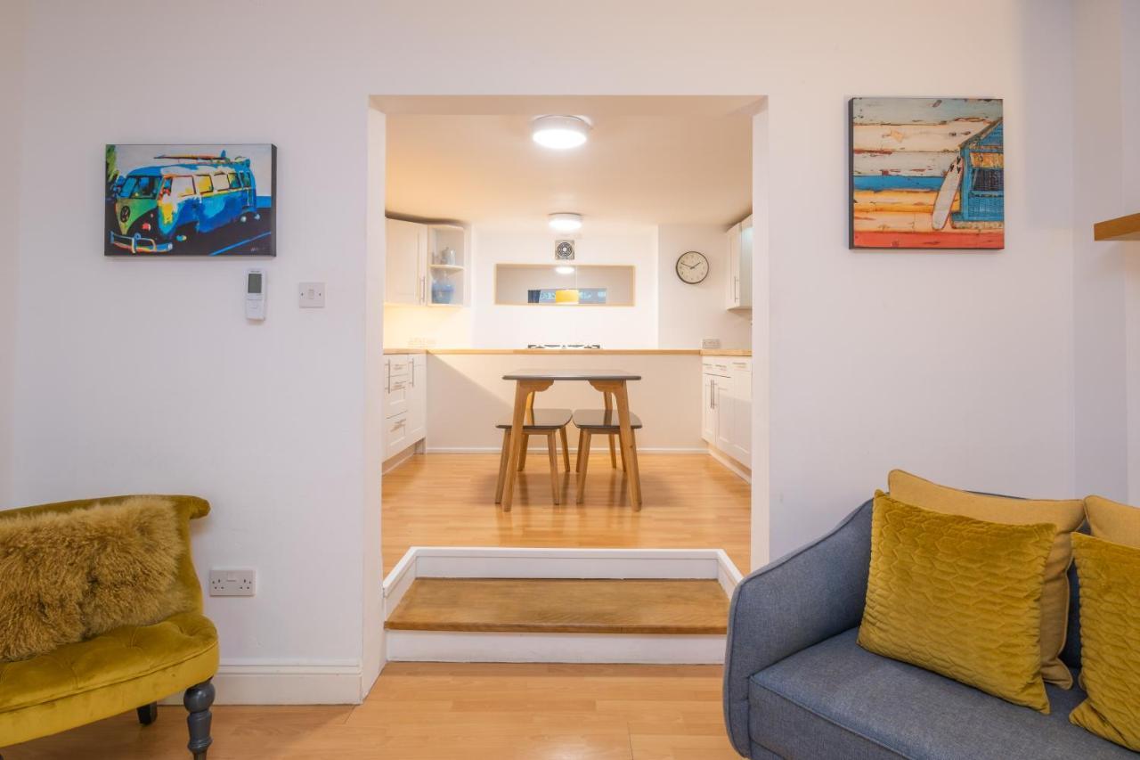 Modern Apt Near Gardens With Large Decking Area - Vivre Retreats Μπόρνμουθ Εξωτερικό φωτογραφία